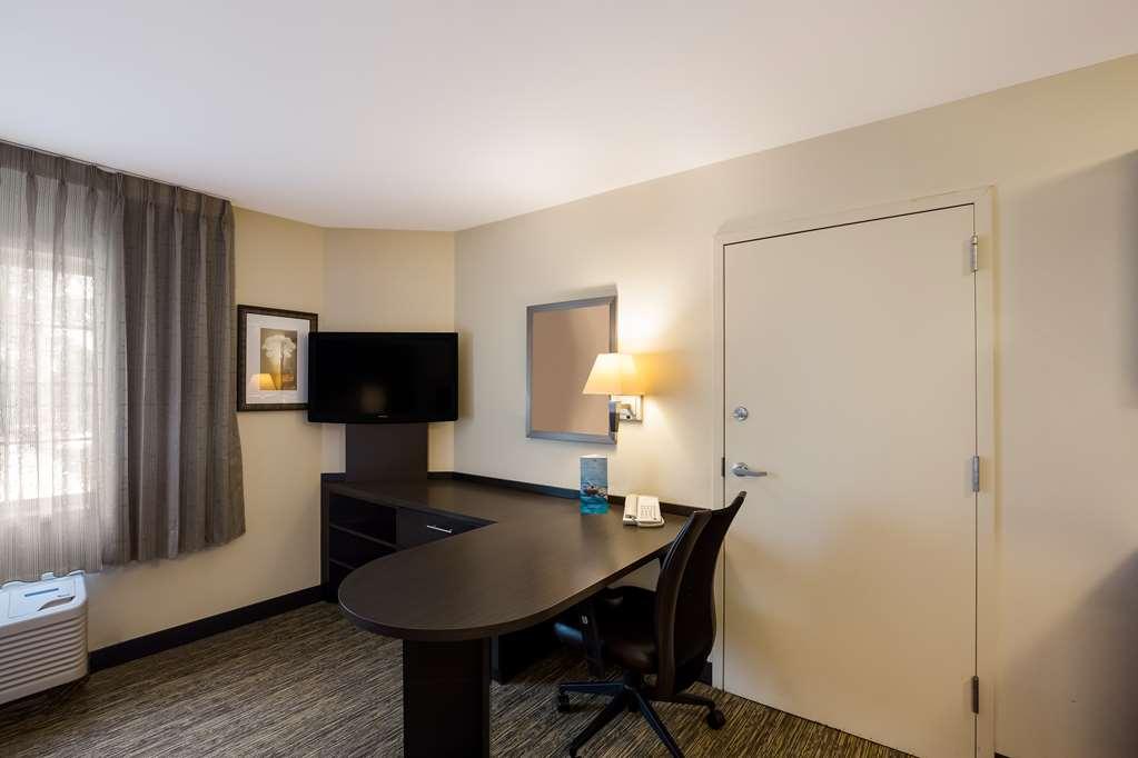 Sonesta Simply Suites Earth Ci Saint Louis Room photo