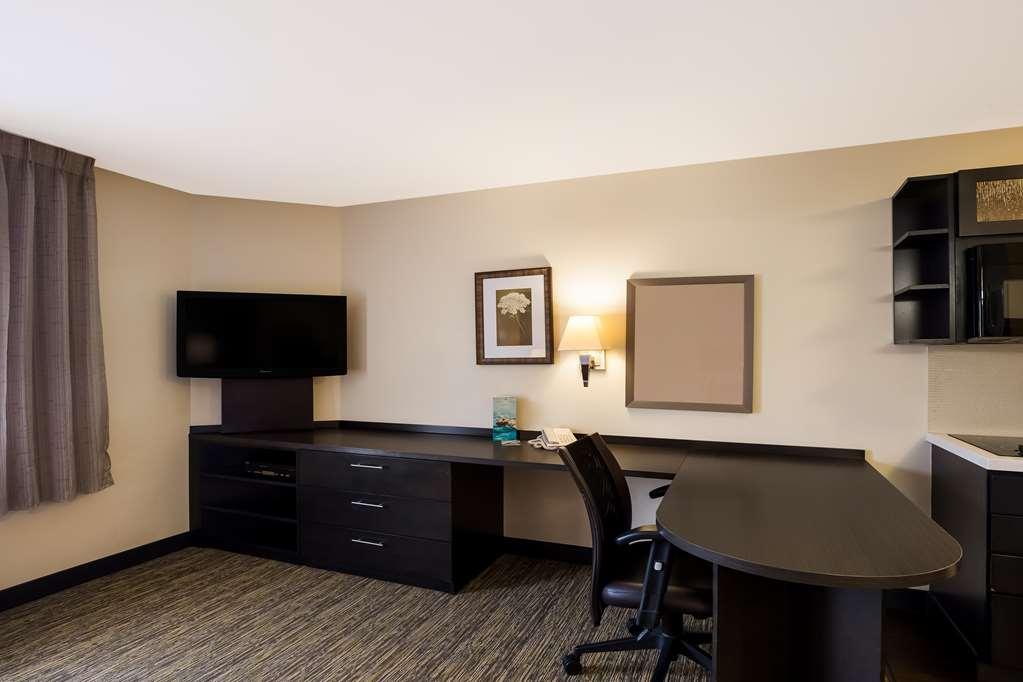 Sonesta Simply Suites Earth Ci Saint Louis Room photo