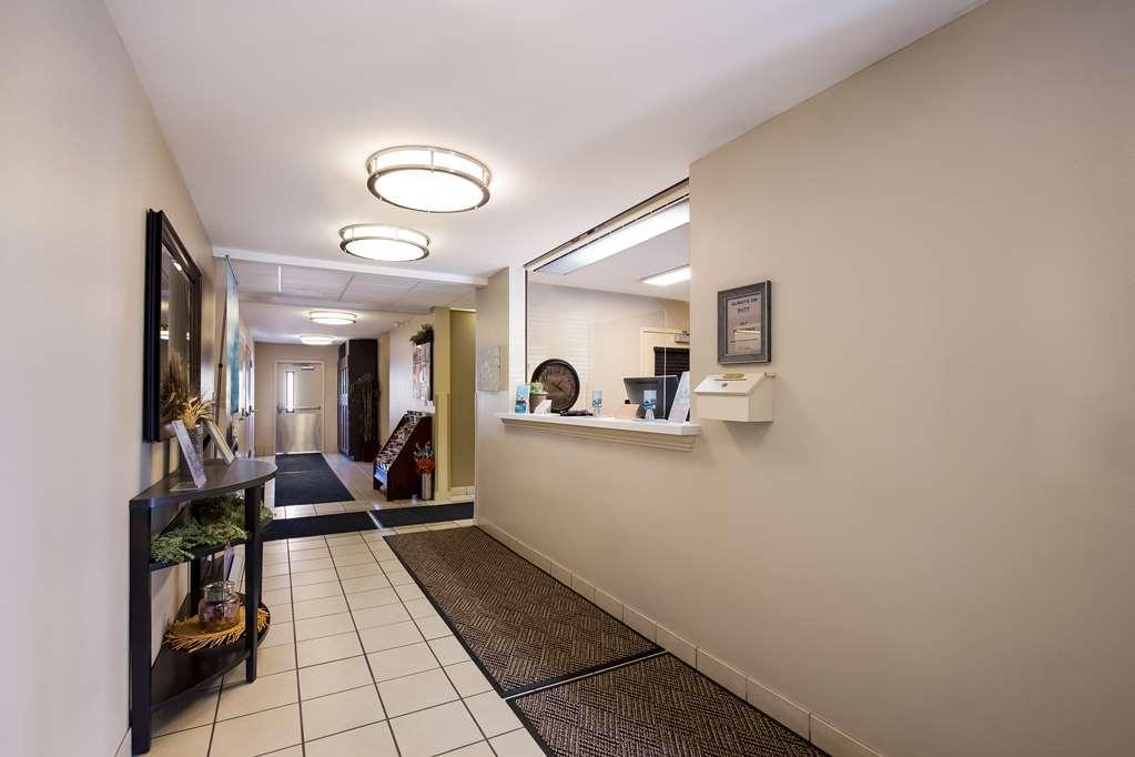 Sonesta Simply Suites Earth Ci Saint Louis Interior photo