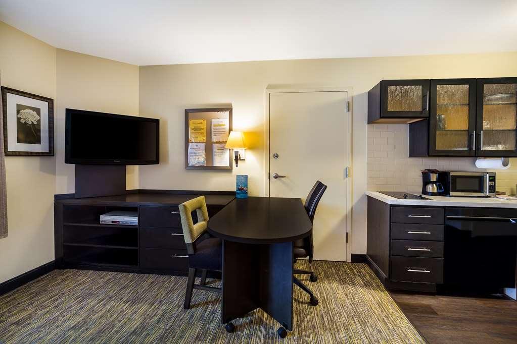 Sonesta Simply Suites Earth Ci Saint Louis Room photo