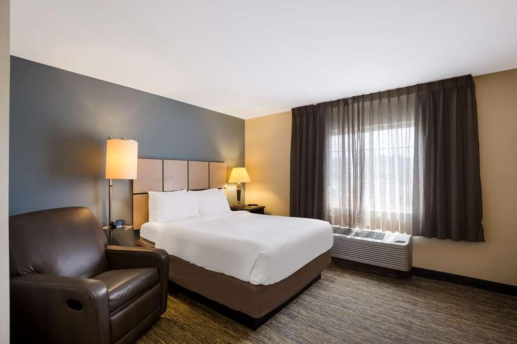 Sonesta Simply Suites Earth Ci Saint Louis Room photo