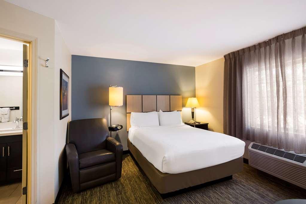 Sonesta Simply Suites Earth Ci Saint Louis Room photo