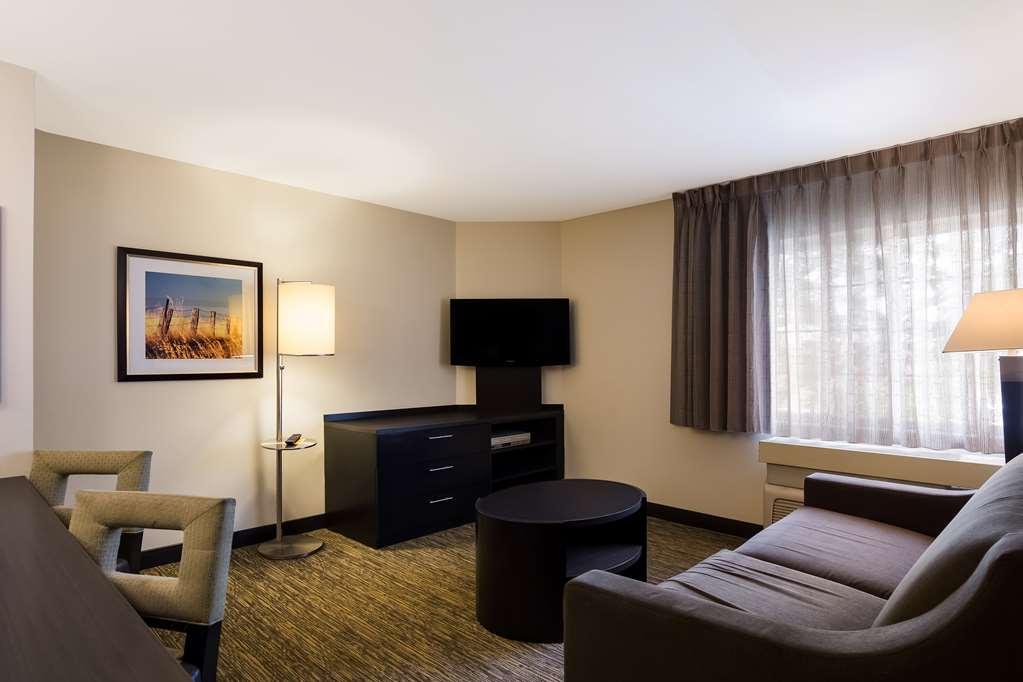 Sonesta Simply Suites Earth Ci Saint Louis Room photo