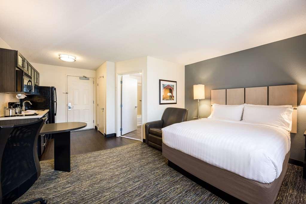 Sonesta Simply Suites Earth Ci Saint Louis Room photo